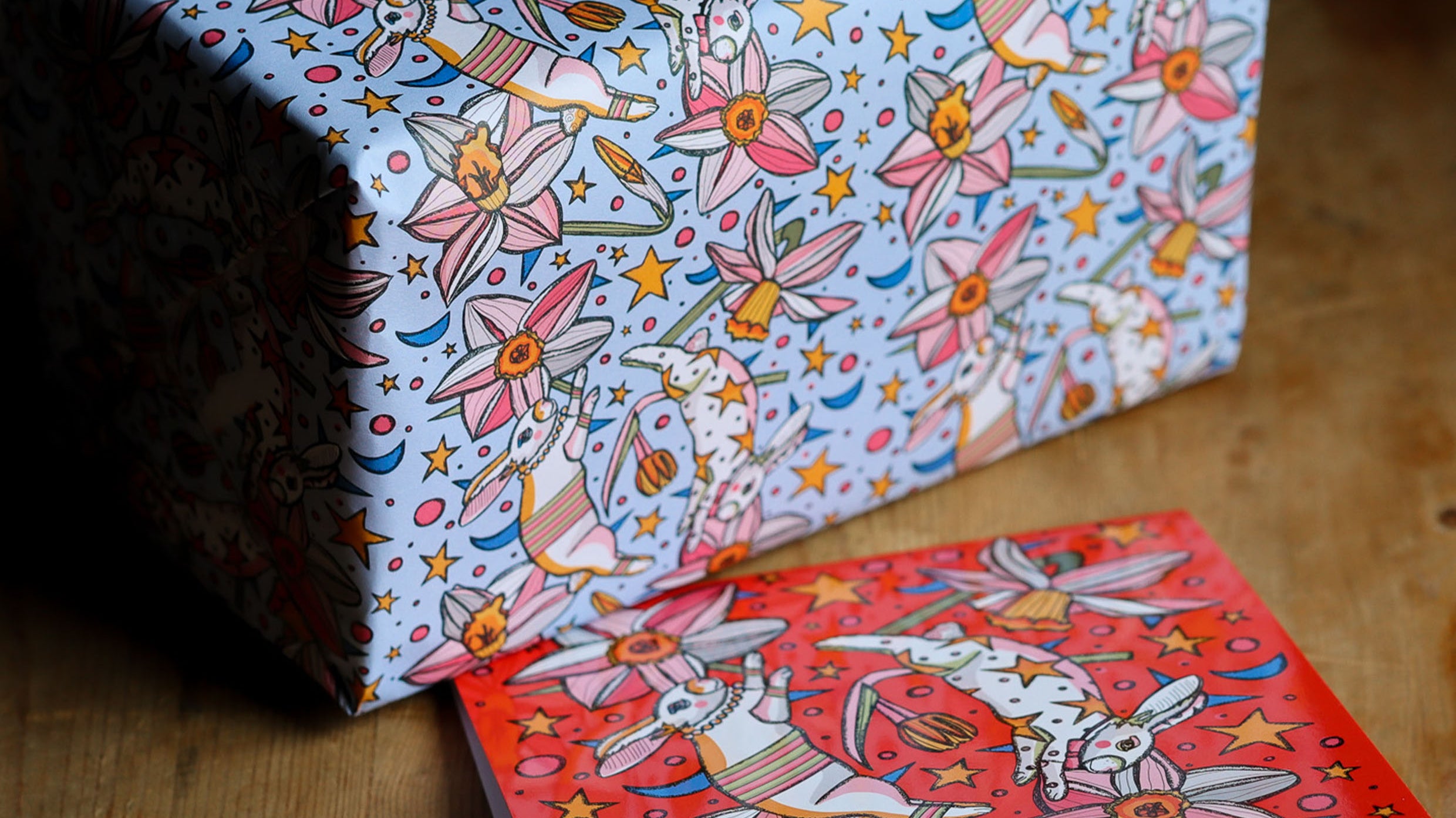 My First Easter Gift Wrap Collection: Easter Bunnies And Egg Painting